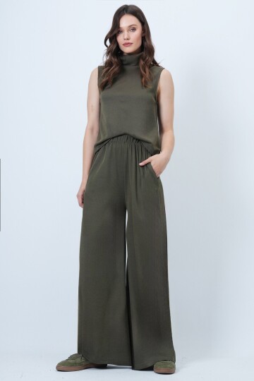 Balıkçı Yaka Kolsuz Bluz Ve Geniş Paça Pantolon Takım