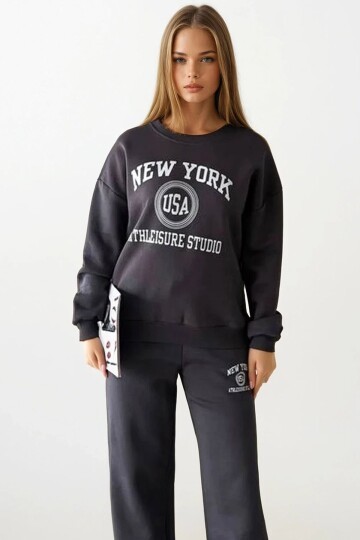 Baskılı Oversize Sweatshirt ve Geniş Paça  3 İplik Eşofman Takım