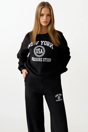 Baskılı Oversize Sweatshirt ve Geniş Paça  3 İplik Eşofman Takım