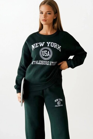 Baskılı Oversize Sweatshirt ve Geniş Paça  3 İplik Eşofman Takım