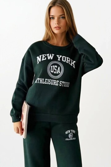 Baskılı Oversize Sweatshirt ve Geniş Paça  3 İplik Eşofman Takım
