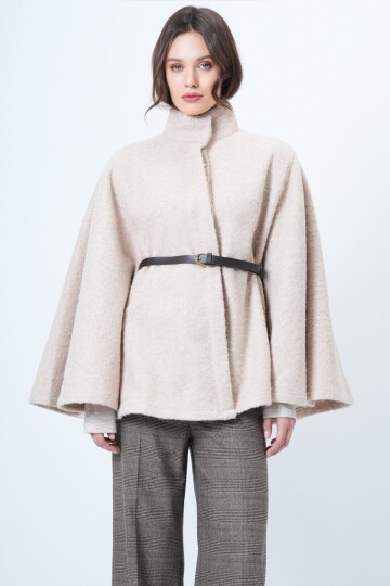 Bej Kemerli Gizli Düğmeli Premium Pelerin