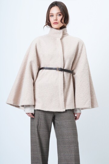 Bej Kemerli Gizli Düğmeli Premium Pelerin