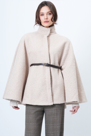 Bej Kemerli Gizli Düğmeli Premium Pelerin