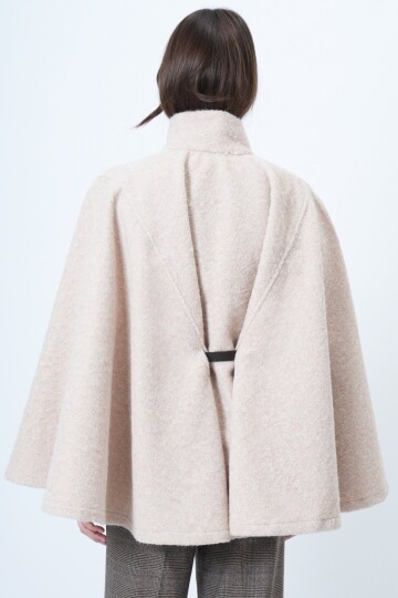 Bej Kemerli Gizli Düğmeli Premium Pelerin