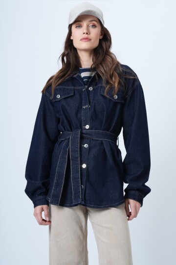 Beli Kuşaklı Düğme Kapamalı Denim Gömlek