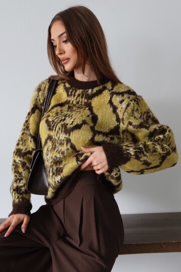 Bisiklet Yaka Desenli Triko Kazak