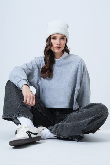 Bisiklet Yaka Dikiş Detaylı Crop Sweatshirt