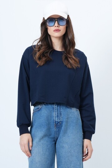 Bisiklet Yaka Dikiş Detaylı Crop Sweatshirt
