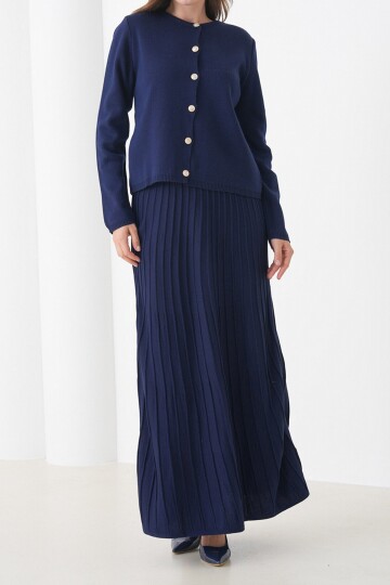 Bisiklet Yaka Düğmeli Hırka ve Pliseli Midi Boy Etek Takım