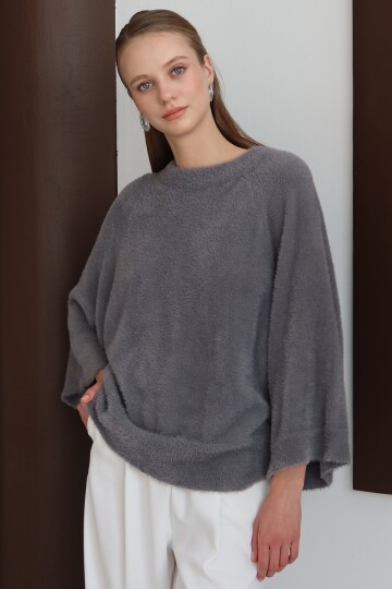 Bisiklet Yaka Geniş Kollu Yumoş Kazak