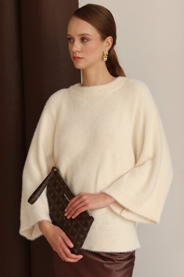 Bisiklet Yaka Geniş Kollu Yumoş Kazak