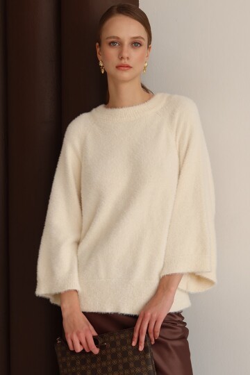 Bisiklet Yaka Geniş Kollu Yumoş Kazak