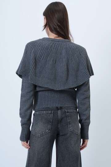 Bisiklet Yaka Pelerin Detaylı Fitilli Triko Kazak