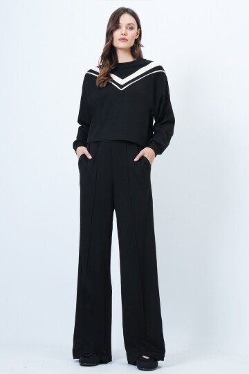 Bisiklet Yaka Şerit Detaylı Bluz ve Geniş Paça Pantolon Takım