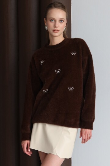 Bisiklet Yaka Taşlı Kurdale Detaylı Yumoş Kazak