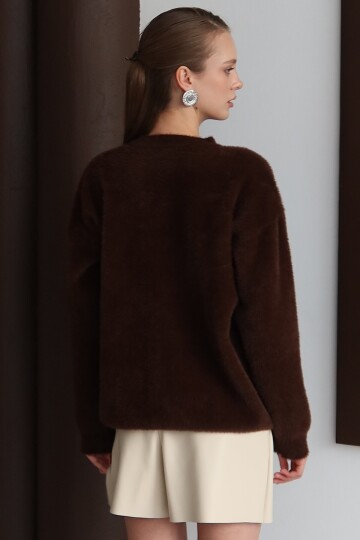 Bisiklet Yaka Taşlı Kurdale Detaylı Yumoş Kazak