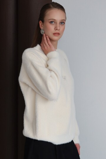 Bisiklet Yaka Taşlı Kurdale Detaylı Yumoş Kazak