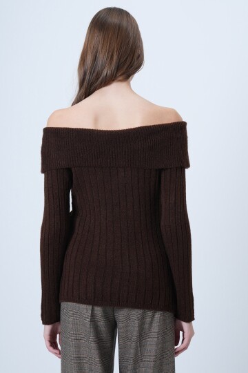 Carmen Yaka Düğme Detaylı Triko Kazak