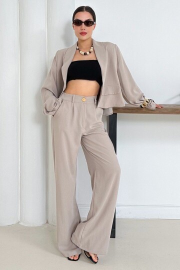 Cep Aksesuarlı Crop Astarlı Ceket Ve Çift Cepli Pantolon Takım