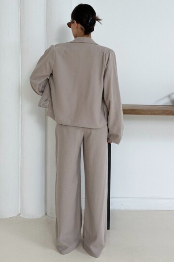 Cep Aksesuarlı Crop Astarlı Ceket Ve Çift Cepli Pantolon Takım