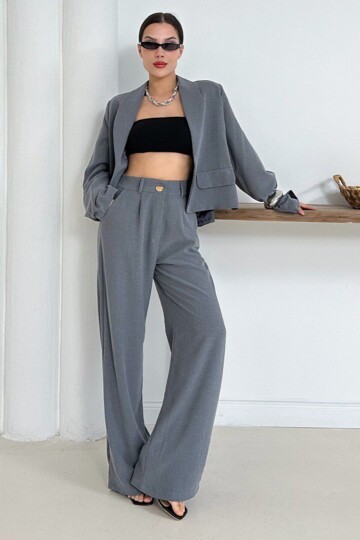 Cep Aksesuarlı Crop Astarlı Ceket Ve Çift Cepli Pantolon Takım