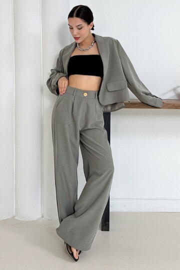 Cep Aksesuarlı Crop Astarlı Ceket Ve Çift Cepli Pantolon Takım