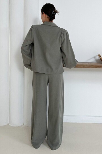 Cep Aksesuarlı Crop Astarlı Ceket Ve Çift Cepli Pantolon Takım