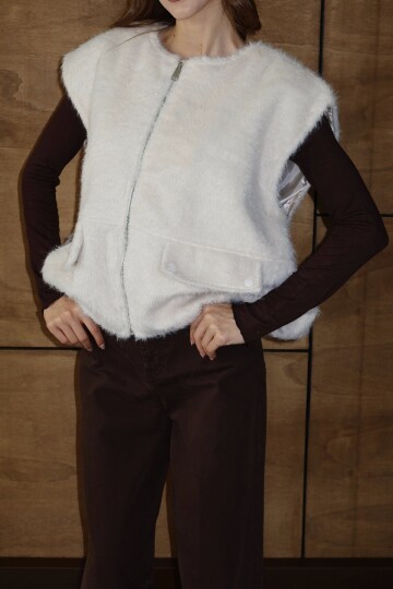 Cep Detaylı Püsküllü Fermaur Kapamalı Yelek