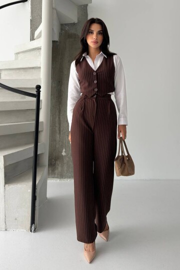 Çizgili Düğmeli Yelek ve Palazzo Pantolon Takım