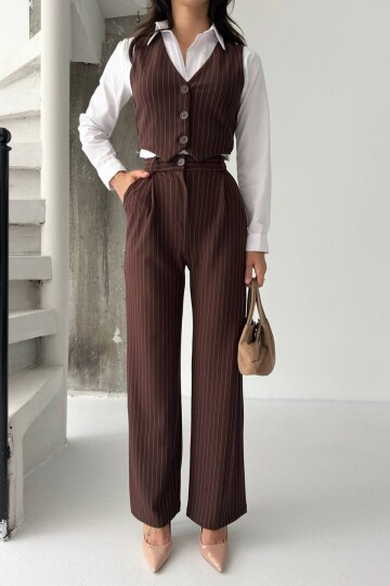 Çizgili Düğmeli Yelek ve Palazzo Pantolon Takım