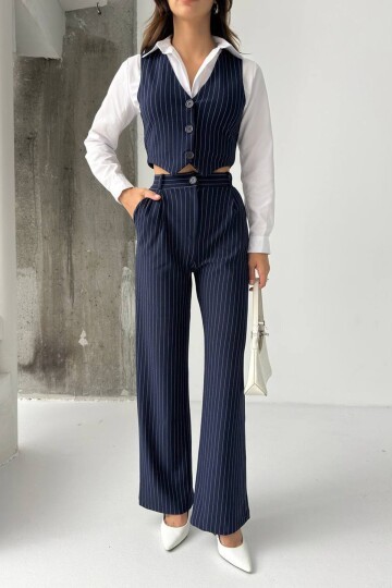Çizgili Düğmeli Yelek ve Palazzo Pantolon Takım