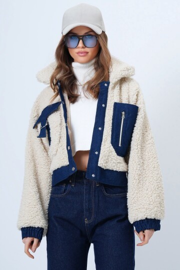 Denim Cepli Düğmeli Peluş Dokulu Kısa Bomber Ceket