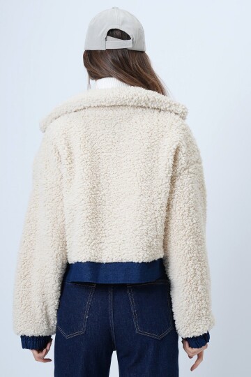 Denim Cepli Düğmeli Peluş Dokulu Kısa Bomber Ceket