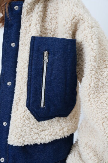 Denim Cepli Düğmeli Peluş Dokulu Kısa Bomber Ceket