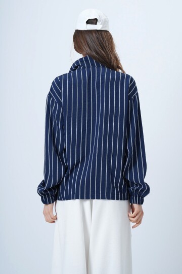 Dik Yaka Çizgili Cepli Dokuma Sweatshirt