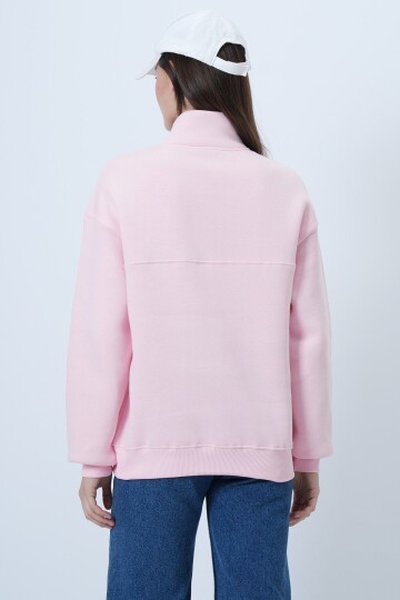 Dik Yaka Yarım Fermuarlı Çımalı Sweatshirt