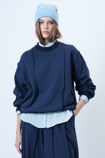 Dikiş Detaylı Oversize Tasarım Sweatshırt