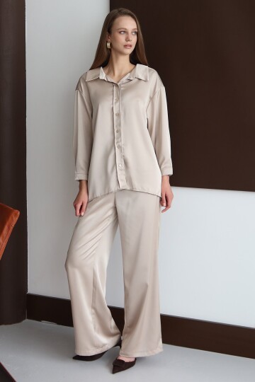 Düğmeli Oversize Saten Gömlek