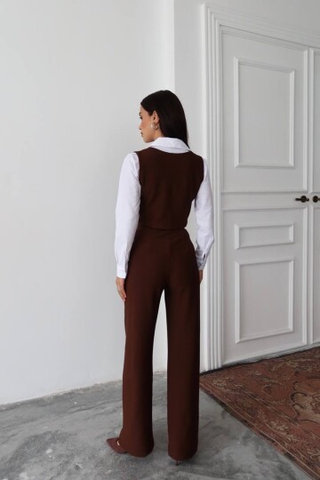 Düğmeli Yelek ve Palazzo Pantolon Takım