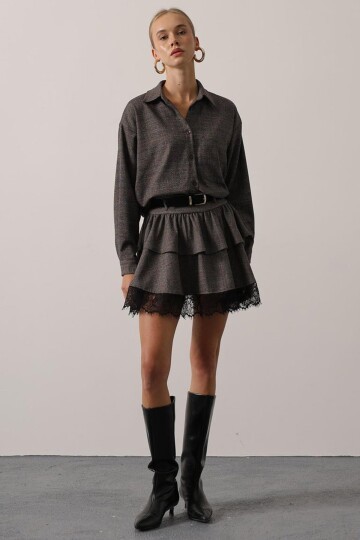 Ekose Desenli Dantel Detaylı Fırfırlı Mini Etek