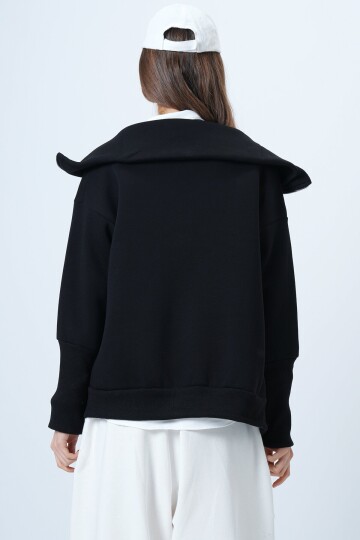 Fermuarlı Geniş Yakalı Uzun Kollu Sweatshirt