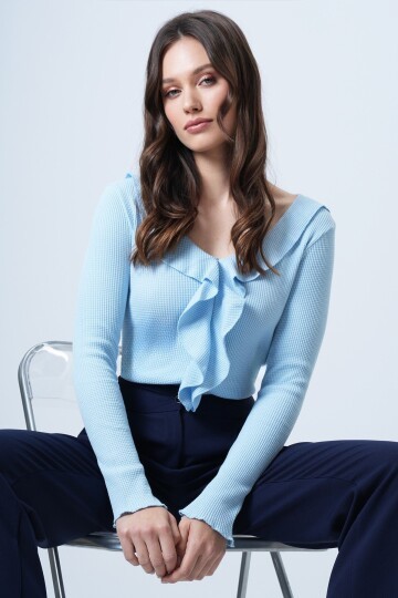 Fırfırlı Geniş Yaka Fitilli Örme Bluz