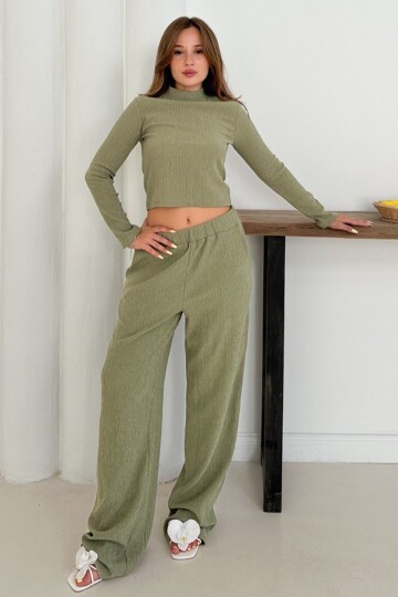 Geniş Kol Crop Bluz Ve Beli Lastikli Pantolon Fitilli Takım