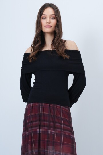 Geniş Kol Manşetli Madonna Yaka Bluz