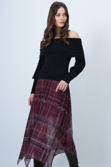 Geniş Kol Manşetli Madonna Yaka Bluz