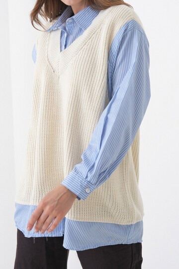 Gömlek Detaylı V Yaka Triko Süveter Bluz