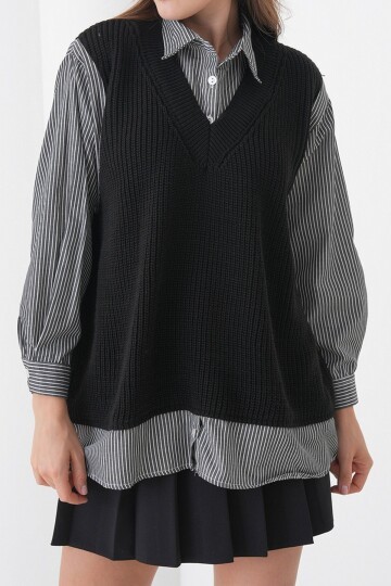 Gömlek Detaylı V Yaka Triko Süveter Bluz