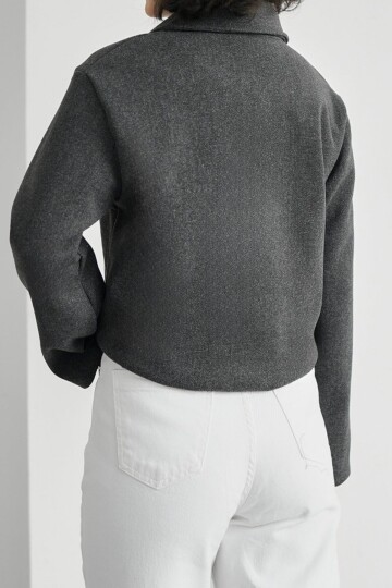 Gömlek Yaka Düğme Kapamalı Kısa Kaşe Astarlı Ceket