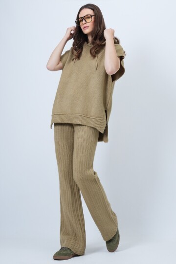 Kapüşonlu Kolsuz Sweat ve Beli Lastikli Pantolon Triko Takım